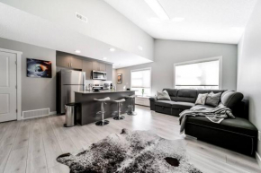 2Bd 1 Ba Townhouse w/ Attached Garage